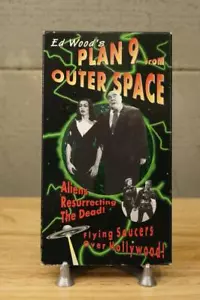 VHS Movie Horror Sci Fi Ed Wood PLAN 9 from OUTER SPACE Flying Saucers Hollywood - Picture 1 of 3