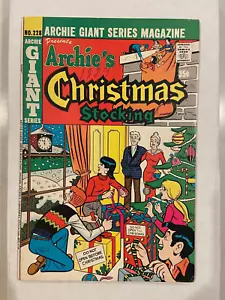Archie Giant Series Magazine #228 Comic Book - Picture 1 of 3