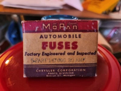 VINTAGE ORIGINAL MOPAR DODGE PLYMOUTH CHRYSLER SIGN FUSE BOX EXCELLENT CONDITION - Image 1 of 4