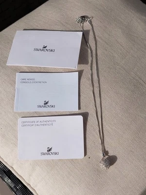 Swarovski Halskette mit Anhänger Kugel Kristall silberfarben - Bild 1 von 4