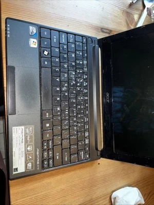 Mini portátil Acer Aspire One D225E Foto 1 de 4