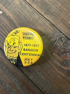 Permiso de afeitado Bangor Centenario 1877-1977 Pin de solapa de colección - Imagen 1 de 3