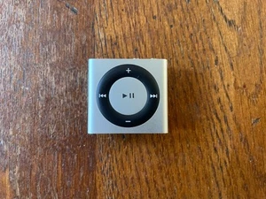 Apple iPod Shuffle 4th Generation Silver 2GB MP3 Player - Picture 1 of 6