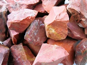 (14,97 €/kg) Diaspro rosso 300 g pietre grezze pietre decorative pietre d'acqua del Madagascar - Foto 1 di 3