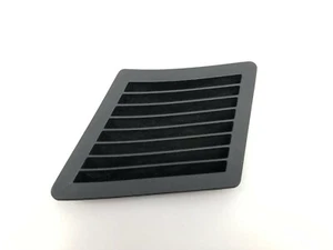 BMW Z4 E85 E86 2006-2009 RIGHT DRIVERS SIDE GRILLE REAR VENT COVER 7036510 - Picture 1 of 3