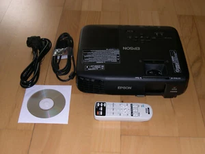 Epson EB-X03 HDMI-Projektor 2700 Lumen Kontrast 10.000:1 - XGA USB HD. NIEDRIGE NUTZUNG! - Bild 1 von 9