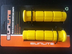 Empuñaduras clásicas para bicicleta de montaña Sunlite Velo - goma suave Kraton - estilo clásico - amarillo - Imagen 1 de 1