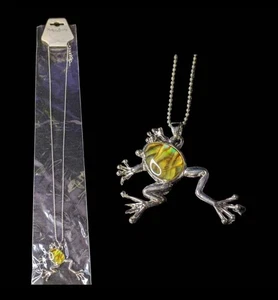 Handmade Paua Shell Frog Necklace Nature Inspired Jewelry Gift Pendant Nature - Picture 1 of 1