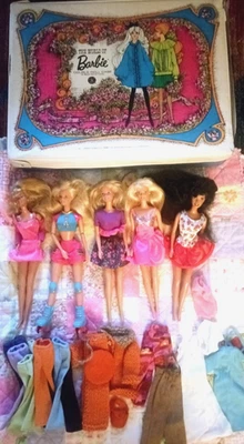 VINTAGE Lote de 5 Muñecas Barbie con Ropa y Estuche Incluido Foto 1 de 4