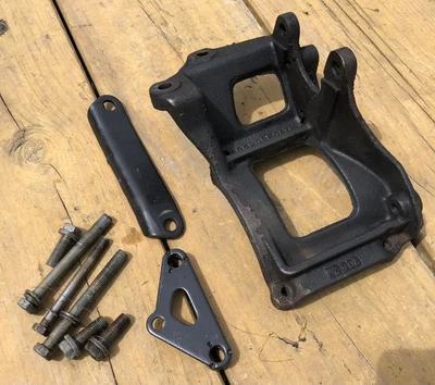 Soporte de montaje de compresor de aire acondicionado Toyota Pickup 22R accesorios Foto 1 de 4