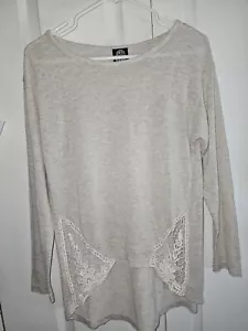 Blusa para mujer beige con ribete de encaje BOBEAU manga larga semi transparente pequeña - Imagen 1 de 3
