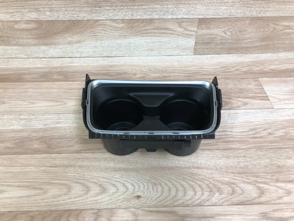 BMW OEM F80 F82 F83 M3 M4 CONSOLA CENTRAL DELANTERA PORTAVASOS 2015-2020 Foto 1 de 4