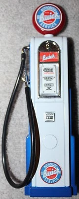 Authorized Buick Service Gas Pump Replica 1:18 by Road Signature No. 98611 - Image 1 of 4