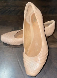 Women Clarks Artisan Slip On Comfort Wedge Shoes Size 7.5 - Picture 1 of 11