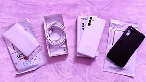 Samsung Galaxy A13 SM-A137F/DSN - 64GB - Weiß (Ohne Simlock) (Dual Sim) - Zdjęcie 1 z 8