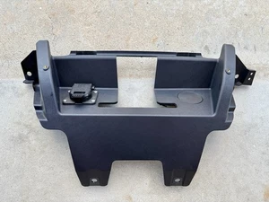 Remolque inferior trasero Rivian R1S 2022-2025 enganche de remolque panel de cierre PT00045170 - Imagen 1 de 4