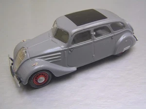 JM Dubray 1935 Peugeot 402 made in France Plastic 1/43 scale model Norev Dinky - Picture 1 of 8
