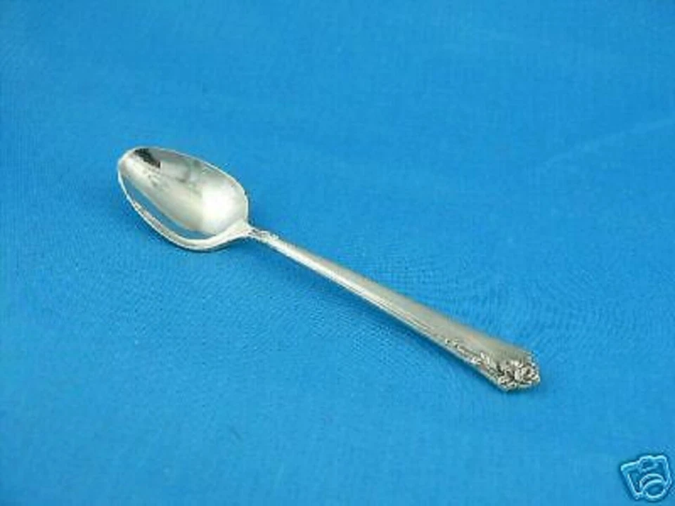 HEIRLOOM ONEIDA 大马士革玫瑰纯银茶壶  — 第 1/1 张图片