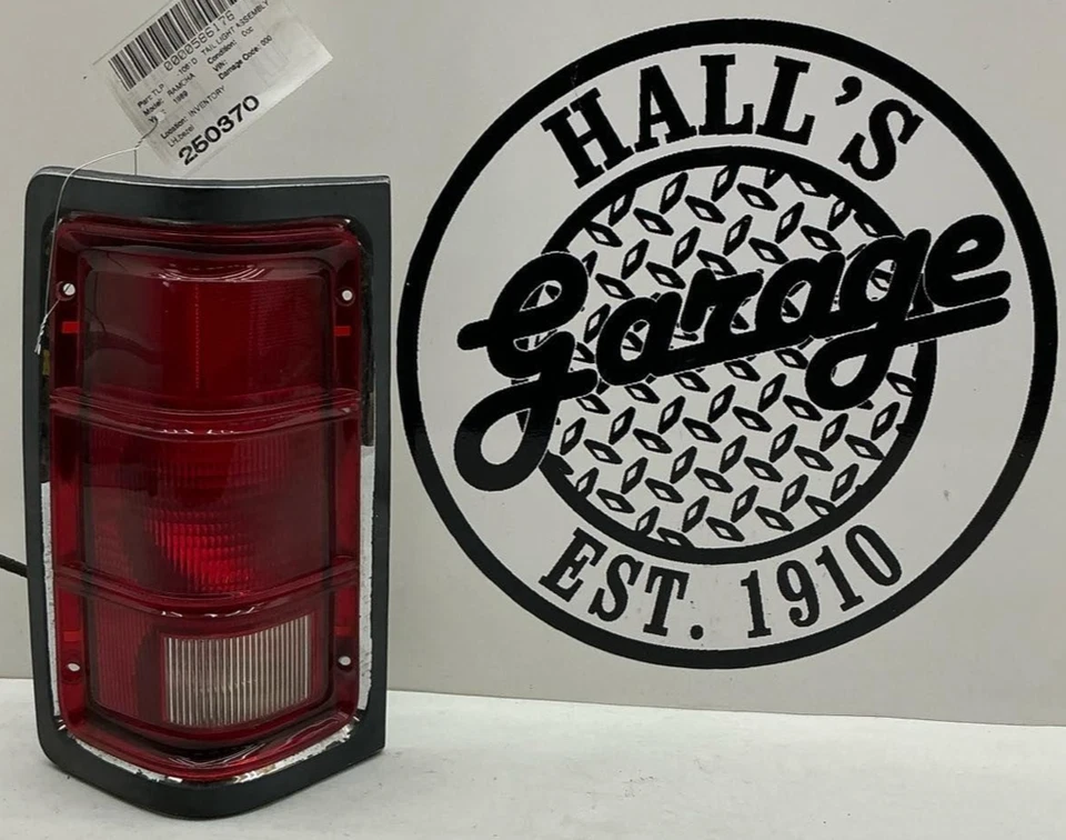 Tail Light Assembly DODGE RAMCHARGER Left 81 82 83 84 85 86 87 88 89 90 91 92 93 - Изображение 1 из 4