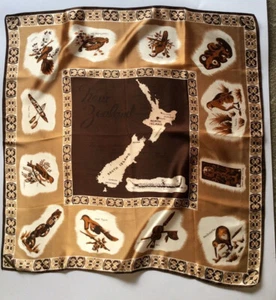 VINTAGE ~ "SOUVENIR OF NEW ZEALAND" ~ LARGE SCARF ~ ANIMALS & ISLAND SCENES - Picture 1 of 2