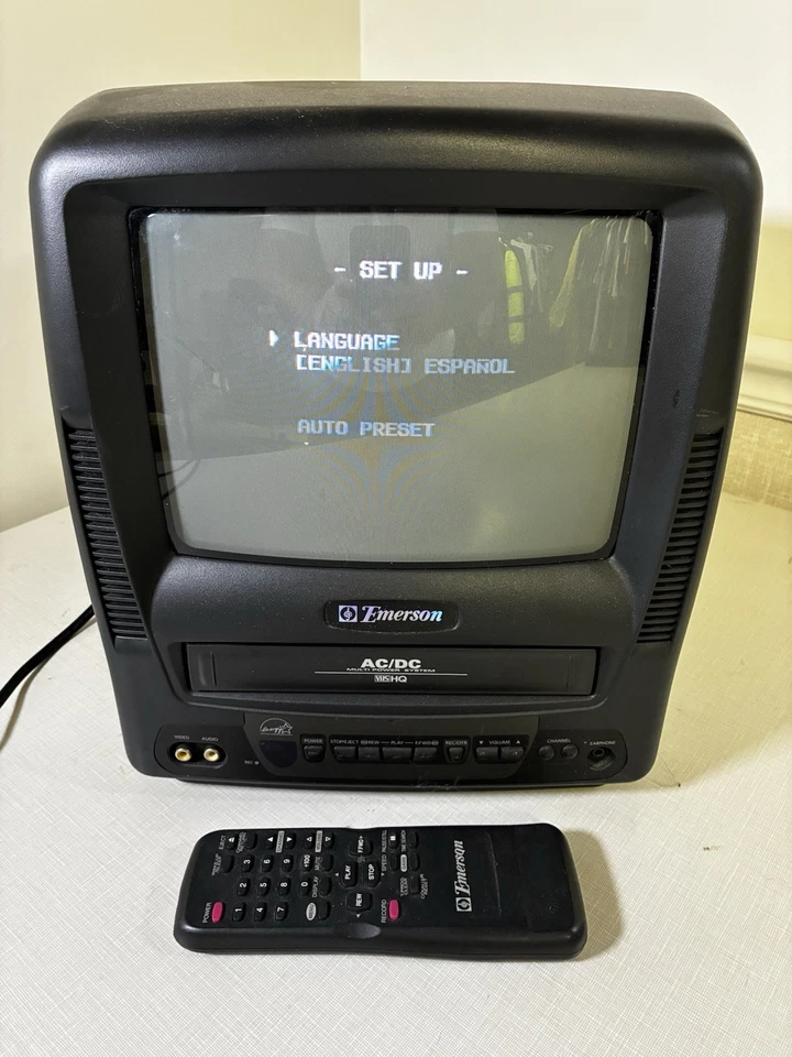 罕见艾默生 EWC0903 9 英寸 CRT 电视/VCR 组合交流(VCR 不工作) — 第 1/4 张图片