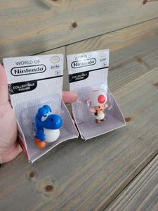 RARE World of Nintendo Super Mario Bros Blue Baby Yoshi & Red Toad 2.5in figures - Picture 1 of 7