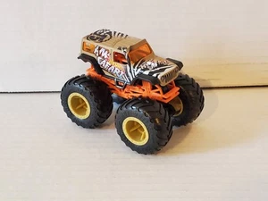 Hot Wheels Monster Truck HW Safari 75 Jam Zebra Stripes 1:64 Combined Shipping - Picture 1 of 4