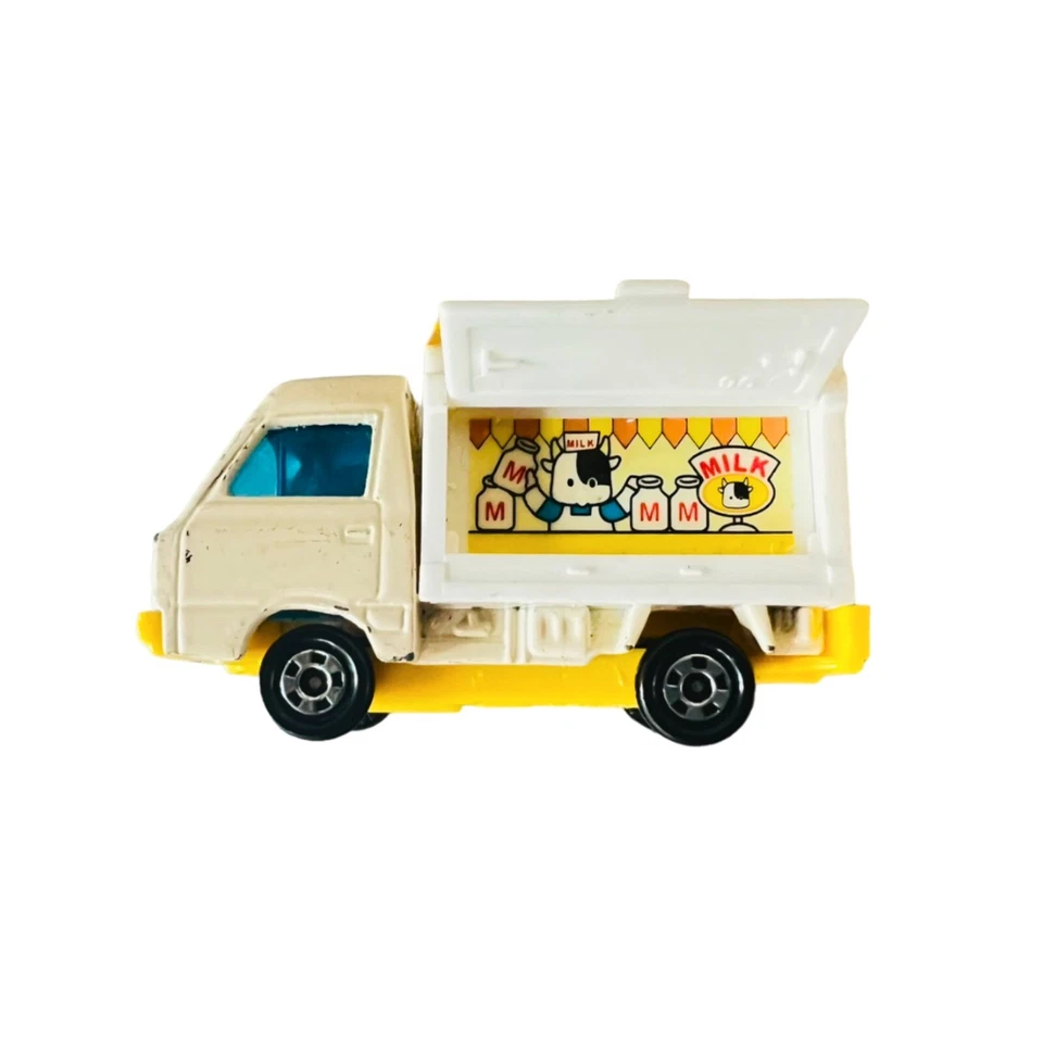 TOMY TOMICA No.31 Subaru Sumber Cow Milk Van, Made in Japan, 1998-2000 - Image 1 of 4