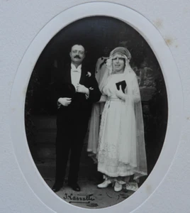 Belle Photo de Mariage ancienne vers 1920/30 (médaillon : 12 x 8.5 cm) - Foto 1 di 2