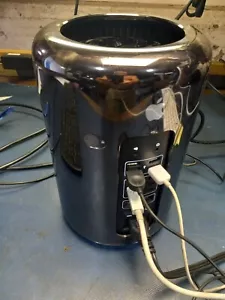 Apple MAC Pro A1481 Late 2013 Xeon Quad-Core 3.7GHz 16GB 500GB FirePro D300 - Picture 1 of 6