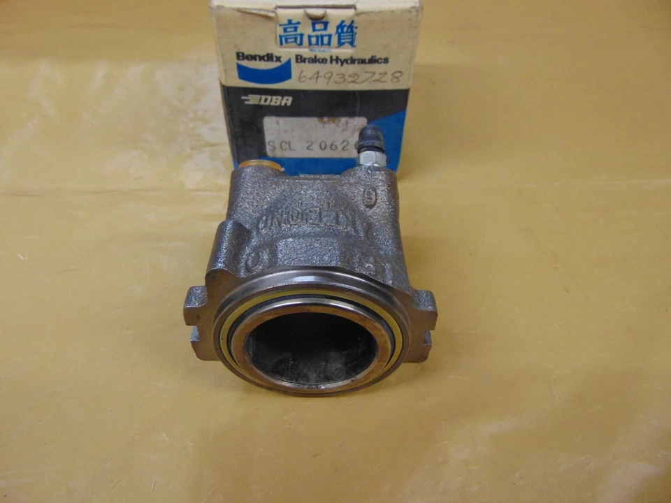 PINZA DELANTERA DERECHA DATSUN 1600 BLUEBIRD LAUREL 710 140J 160J VIOLETA 1968-75 Foto 1 de 4