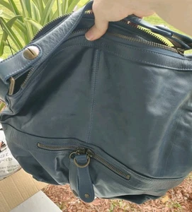 Borsa a mano Gerard Darel Midday Midnight in pelle blu - Foto 1 di 22