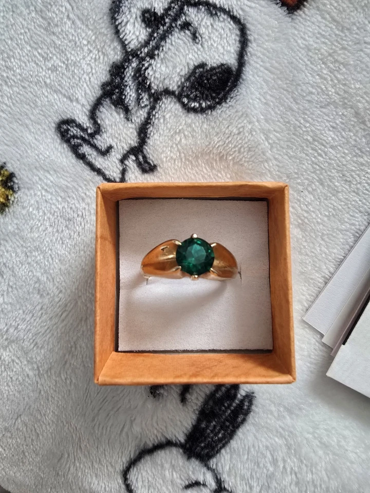 Anillo de oro 14k anillo solitario esmeralda talla 8 Foto 1 de 1