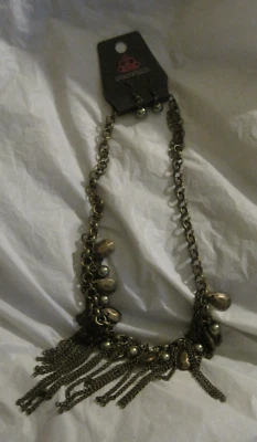 Juego de pendientes colgantes y cadena de paparazzi ~ perforados ~ LBDEL Foto 1 de 4