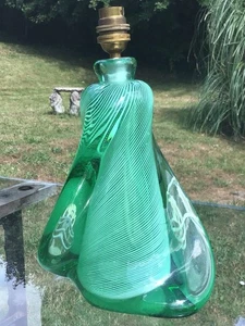 VINTAGE MURANO GLASS TABLE LAMP, FREEFORM DESIGN WITH GREEN STRIPES, ITALY 1960s - Picture 1 of 22