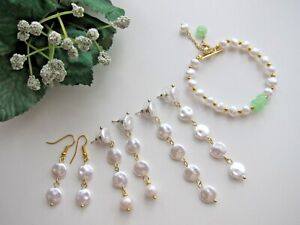 Boucles d'oreilles ou bracelet baroque blanc fausse perle.