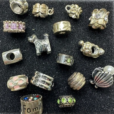Lote de 15 miçangas de prata para família de cachorros concha pérola e mais joias artesanais - Imagem 1 de 4
