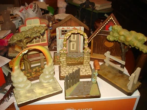 8 espositori sfondo scena in legno Anri marcati vintage Italia - Foto 1 di 10