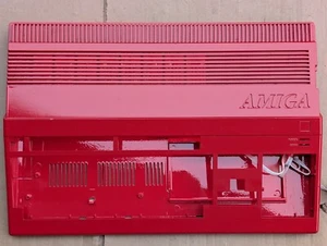 Amiga 500 Gehäuse mit Blenden und Schrauben und LED Leiste, rot lackiert - Bild 1 von 14