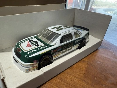 HARRY GANT #33 SKOAL BANDIT 1/24 NASCAR CARRERAS DIECAST REVELL CAR Foto 1 de 4