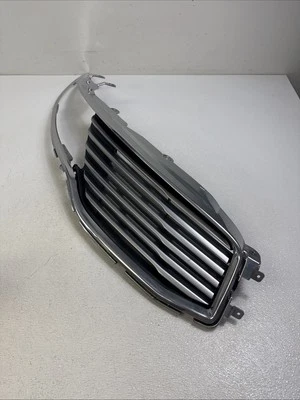 Решетка решетка верхняя со стороны пассажира передняя правая для Lincoln MKZ 2013-2016 годов выпуска от оригинального производителя - Изображение 1 из 4