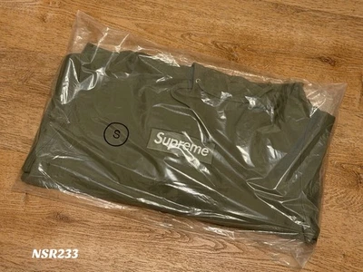 SUDADERA CON CAPUCHA SUPREME BOX LOGO OLIVA CLARO FW25 TALLA GRANDE EN MANO!! Foto 1 de 3
