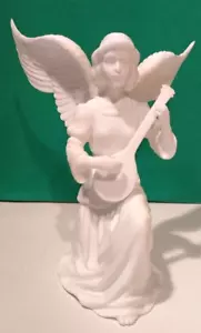 LENOX ANGEL in CELEBRATION BONE CHINA Nativity sculpture - NEW -- Mint -- NO BOX - Picture 1 of 9