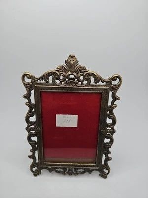 Vtg Antique Ornament Cast Metal Photo Frame 3.5 X 5 - Image 1 of 4