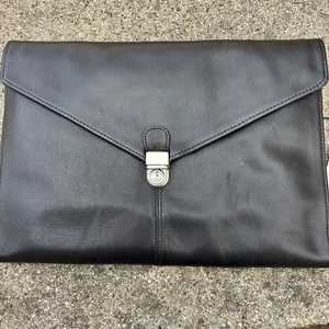 Cartera de cuero Kenneth Cole con cierre interior y exterior bolsillos con cremallera nueva con etiquetas - Imagen 1 de 8