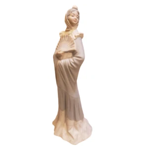NAO by Lladro The Sophisticate - 12" figurine- Spanish Lady with Fan Retired - Picture 1 of 8