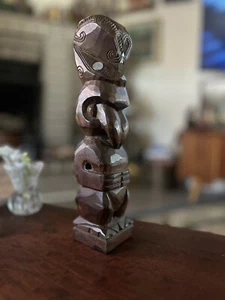 Beautiful Vintage ‘Tekoteko’ Hand Carved Māori Tiki Statue Paua Shell Eyes 10” - Picture 1 of 7