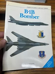 Osprey Combat Aircraft #8 B-1B Bomber Lindsay Peacock SC - Foto 1 di 1