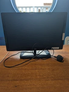 Logik L22FED12 Led Dvd Combo 22 Inch Black TV - Picture 1 of 8