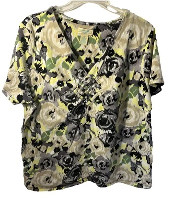 Caribbean Joes Woman’s T-Shirt XL Multi Colored W/Unique Basket Weave Design - Image 1 of 4